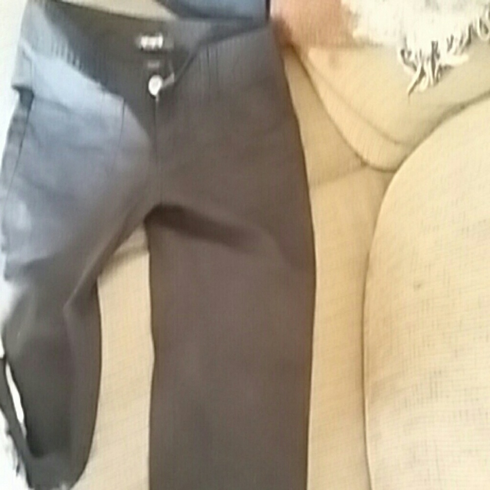 Capris - Picture 4 of 4